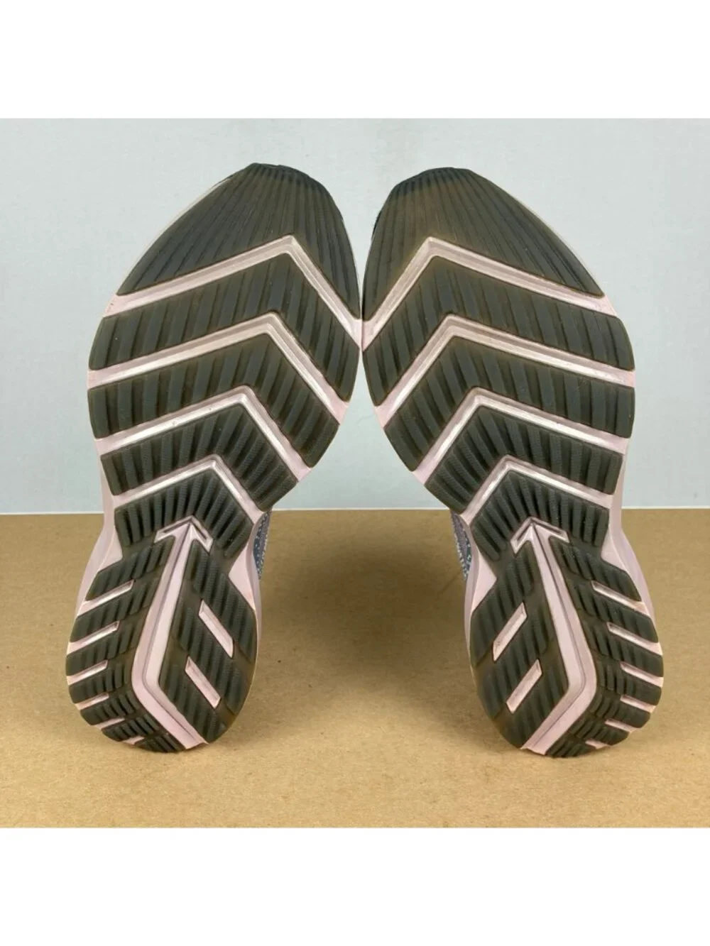 Brooks Levitate 2 Athletic Running Shoes Womens 8 Gray Lilac Breathable Low Top - Picture 6 of 10